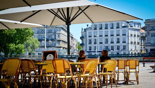 Situé en plein centre de Bayonne au cœur du centre ville