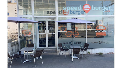 Découvrez les menus hamburgers et sandwich de Speed Burger et faites livrer votre repas à domicile ou sur votre lieu de travail.