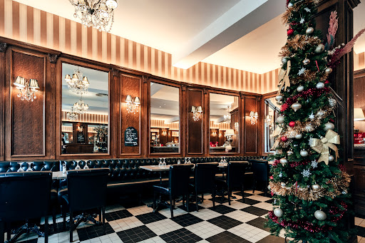 L'endroit idéal pour une pause déjeuner dans le centre ville de roubaix. Dégustez une cuisine française traditionnelle dans un décor du 19ème siècle.