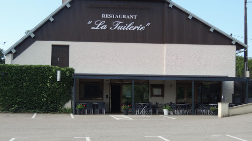 Notre restaurant vous accueille du lundi au samedi pour vous faire déguster divers plats traditionnels français. Il est situé à la sortie 5 de l'A36.