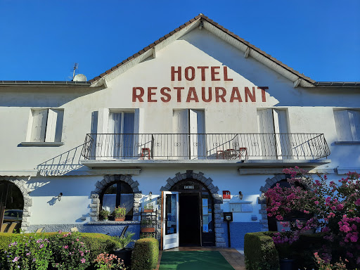 Accueil-Réception de notre Hôtel Restaurant Béarn Bigorre