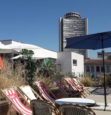 Astronome Rooftop situé 26 rue des maréchaux à Mulhouse vous accueil du lundi au dimanche pour vous restaurer où boire un verre.