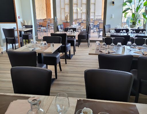 L'Auberge des Sapins situés à Saint Just d'Avray près de Lyon 69 est un établissement de type restaurant auberge