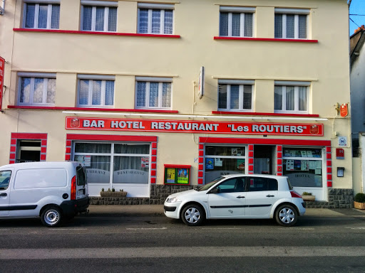 Venez découvrir votre hôtel-restaurant Les Routiers qui se trouve en centre-ville de Loudéac et qui vous propose des chambres et des repas traditionnels