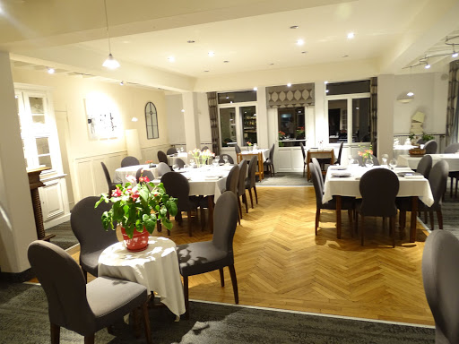 La belle table de l'Auberge de l'Abbaye ... Une escale gourmande incontournable près de Villedieu-les-Poêles dans la Manche