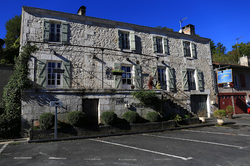 Le Jardin des Chouchoux Brantôme en Périgord : Notre hôtel restaurant est l’endroit idéal pour vivre des vacances authentiques.