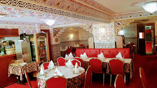 Venez découvrir la cuisine marocaine dans notre restaurant L'Auberge de Marrakech. Dégustez des spécialités marocaines : couscous