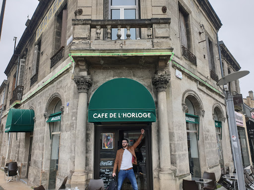 Le Café de l'Horloge vous accueille près de la Barrière Saint-Genès à Talence avec des plats maison et dans une ambiance conviviale.