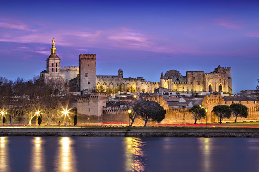 Location salle mariage avignon et nîmes - Le Domaine des Escaunes propose la location de salle de mariage et de séminaire proche de Nîmes et d'Avignon. Profitez de notre domaine pour mariage et séminaire entre Avignon et Nîmes.