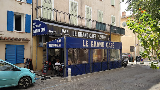 Le Grand Café dans le Var – Venez passer de bons moments en famille ou entre amis. Dégustez nos mets savoureux !