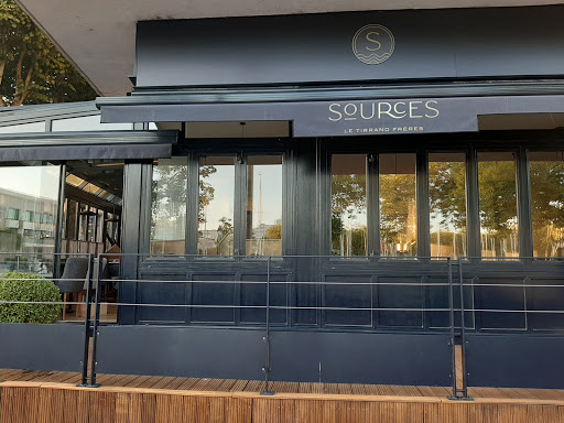 Bienvenue au restaurant Sources. Basé à Lorient nous proposons une cuisine gastronomique inspirée de la Bretagne à l'état brute. Expérience à vivre ou à offrir