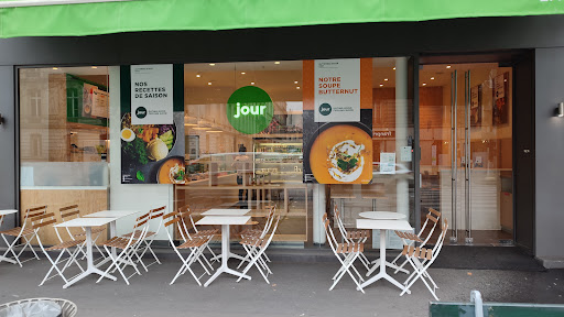 Les restaurants Jour vous propose de composer vos Bowls et Salades sur mesure en fonction de vos envies. Jour un concept de restauration eco-responsable.