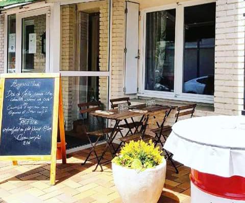 Le restaurant L’ Estanquet vous accueille chaleureusement et dans une ambiance familiale