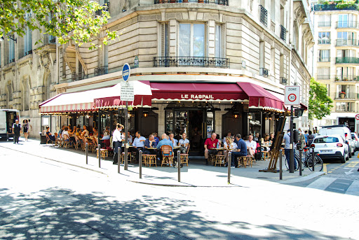 Le café Le Raspail vous attend au 58 bld Raspail Paris 6. Savourez une cuisine adaptée aux saisons et au marché