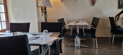 Notre restaurant à Vallon-Pont-d'Arc vous invite à déguster une cuisine faite-maison préparée à base de produits frais. Venez également savourer nos grill à manger sur place ou à emporter ainsi que nos diverses spécialités ardéchoises.