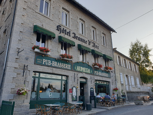 L'établissement Hôtel* Restaurant Jeanne d'Arc vous propose des chambres confortables