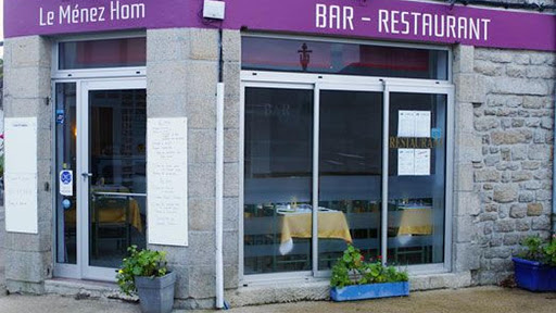 Bar restaurant Menez Hom situé à Plomodiern en Bretagne. Cuisine traditionnelle et Bretonne à partir de produits frais.