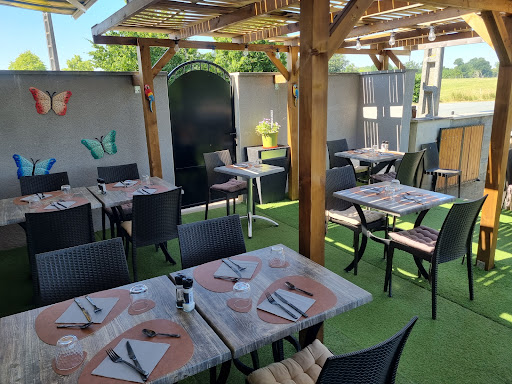 Soyez les bienvenus dans notre restaurant bar à Saint-Gervais en Charente. De l’entrée au dessert