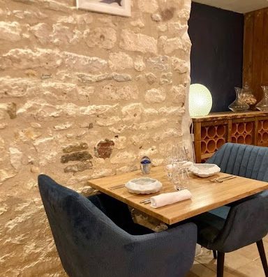 Le Restaurant Sillage se situe à Saint-Pierre d'Oléron. C'est une endroit chaleureux