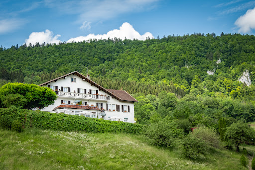 SITE OFFICIEL - Hotel & Piscine - Hotel en France à la Frontière Suisse dans les Franches Montagnes - Jura - Haut Doubs