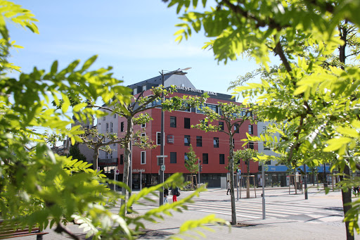 SITE OFFICIEL Hotel The Originals d'Alsace Strasbourg Sud : cet hôtel de charme et son restaurant Les Terrasses d’Illkirch vous accueillent pour un week-end ou un séjour professionnel.