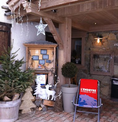 L'Endryre est un restaurant situé à coté du lac des Confins à La Clusaz.