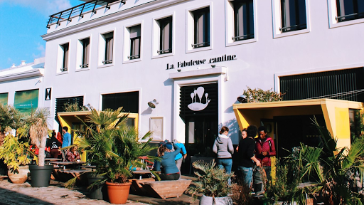 La Fabuleuse Cantine invente une nouvelle forme de lieu de vie où se croisent programmation culturelle & sociale