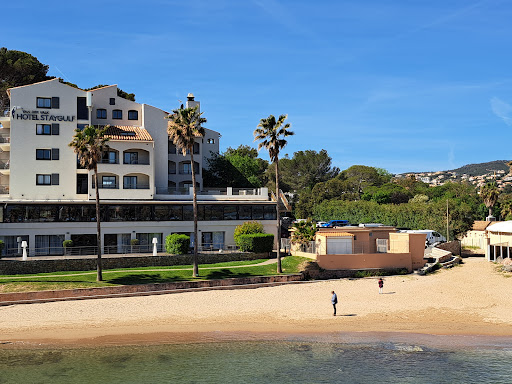 Réservez vos vacances sur la côte d'Azur au Van der Valk Hôtel Saint Aygulf. Profitez de chambres luxueuses et d'un environnement magnifique.