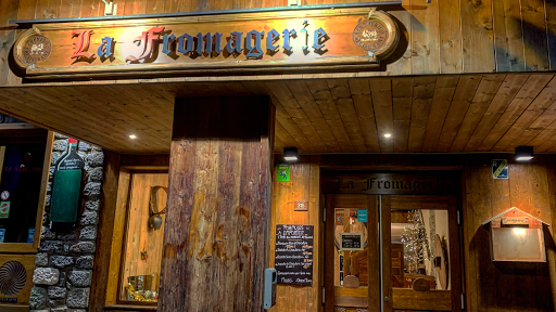 Découvrez notre restaurant Savoyard à Méribel ! Des envies de Fondue