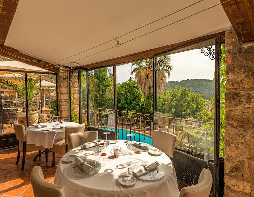 Hôtel-Restaurant Draguignan - Le Château d'Argens est un hôtel avec restaurant aux Arcs sur Argens