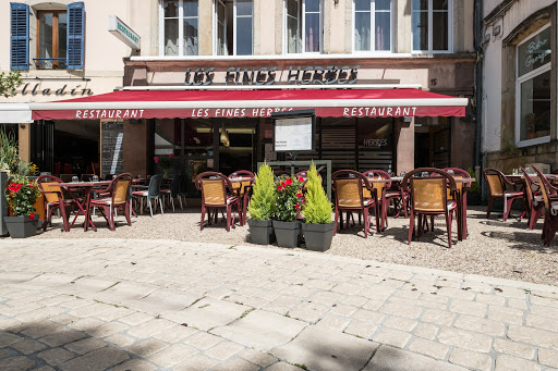 Découvrez le restaurant Les Fines Herbes à Épinal (88000) dans les Vosges (88) et dégustez une cuisine française traditionnelle.