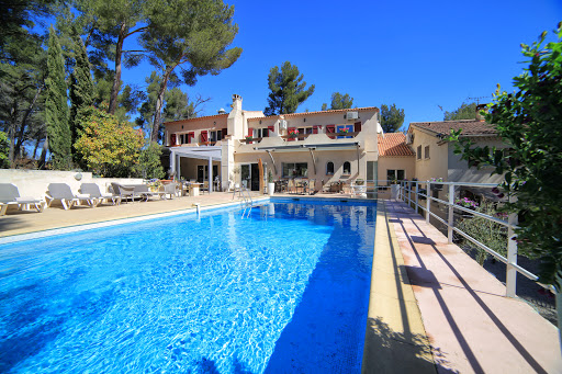 Le Mas des Ecureuils une Maison familiale et accueillante . Hôtel * & Restaurant à Aix en Provence - Les Milles