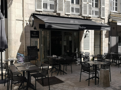 Le restaurant Mertensia Ostrateka à La Rochelle vous propose des recettes inventives élaborées autour des produits de la mer et du terroir.