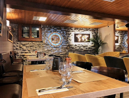 Le Florès est un bar restaurant épicurien situé à Yvoire en Haute-Savoie. C'est un lieu de gourmandise et de partage