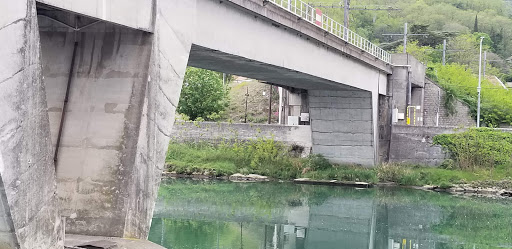 Le GITE Le CERISIER VIA RHONA DOLCE VIA est un hébergement situé à La Voulte-sur-Rhône qui offre une vue sur le jardin et se trouve à 21 km du parc des