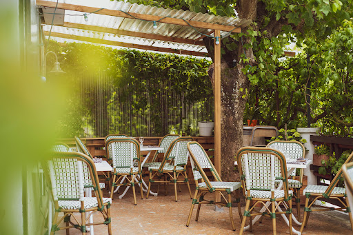 À Annecy prenez plaisir à venir dans le quartier des romains avec le Bistro Sauvage ! Du Café du matin