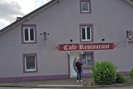 Une cuisine traditionnelle proposée dans notre restaurant et en service traiteur. Réservez par téléphone pour vos repas de groupe