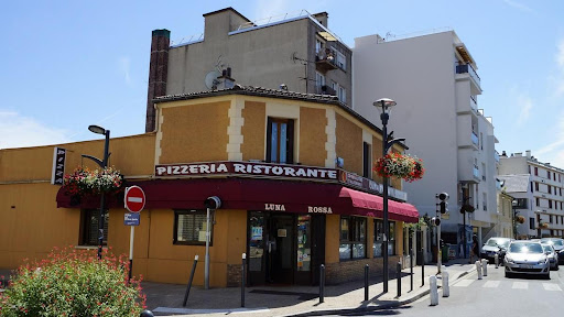 Notre restaurant pizzeria Luna Rossa à Romainville vous accueille chaleureusement. Nous proposons des pizzas et autres spécialités italiennes faites maison.