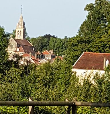 Nous vous accueillons dans notre hôtel restaurant à Bourbonne-les-Bains. Passez un séjour agréable dans une ambiance familiale. Nous mettons à votre disposition des chambres et des studios meublés.