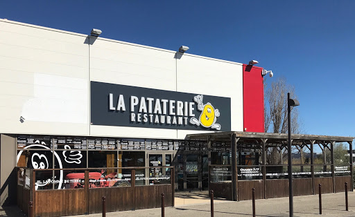 Entrer dans un restaurant La Pataterie