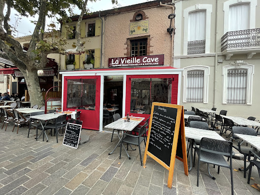 Bienvenue sur le site du restaurant Le Vieille Cave à Argelès-su-mer. Découvrez notre cuisine traditionnelle et nos plats fait maison !