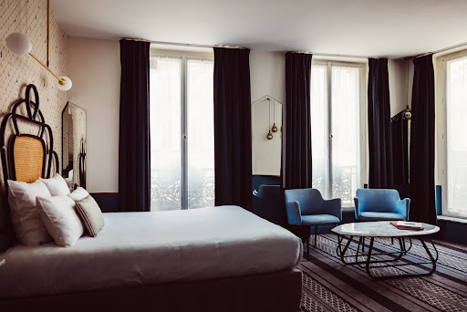 an elegant hotel in central Paris near the Grands Boulevards and Galeries Lafayette. Official site