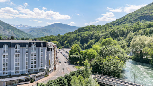 Site Officiel ✅ Meilleur Tarif en Direct : Hôtel 4 étoiles en plein centre de la ville de Lourdes à quelques mètres du Sanctuaire Notre Dame de Lourdes.