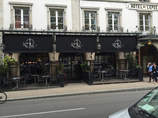 Le Café de l’Épée à Quimper vous accueille tous les jours de l’année dans son cadre historique et vous propose une cuisine entièrement faite maison.