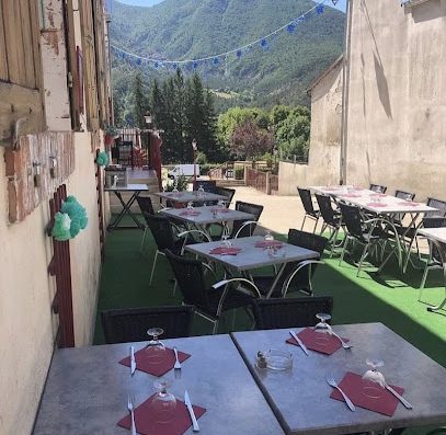 Le P'tit Resto dans Les Hautes-Alpes – Découvrez un large choix de plats traditionnels.