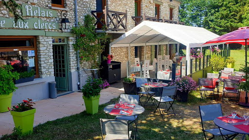 La Mare aux Clercs est un restaurant de charme situé dans les Yvelines à Mulcent. Venez découvrir les produits locaux et de saisons.