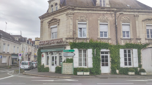 Pr?sentation de l'hotel restaurant des voyageurs au Lion d'Angers ? 20km d'Angers et 80km de Nantes.