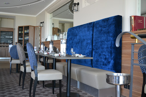 Découvrez le restaurant Le Ruban Bleu à La Baule : une cuisine maison bistronomique à base de produits de la mer frais et locaux