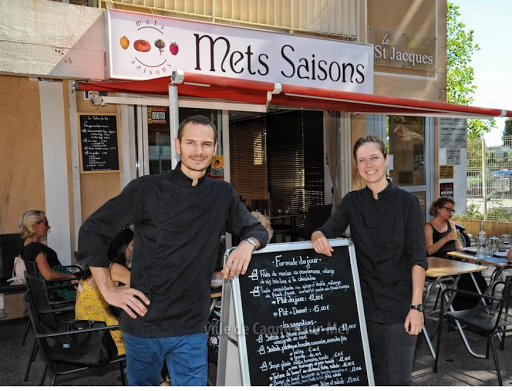 Notre restaurant Mets Saisons dans les Alpes-Maritimes vous ouvre ses portes et vous propose de venir déguster une cuisine généreuse et gourmande préparées à base de produits frais et de saison…