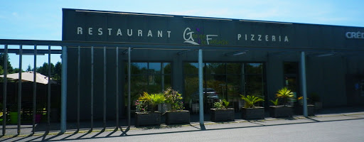 Restaurant pizzeria à Pont-Scorff - Pizzas à emporter 24h/24 7j/7 - Graine de Fantaisie vous propose une authentique cuisine élaborée sur un teppanyaki et de généreuses pizzas sur place ou à emporter. Salle lumineuse et confortable